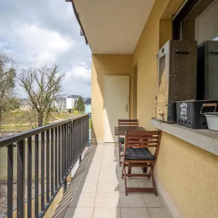 In A And Cosy Place In * 몽도르프레방